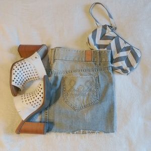 Maurices lightwash denim mini skirt - size 5/6